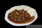 Recept Jemný fazolový guláš - zabíjačkový guláš s houskovým knedlíkem - návrh na servírování