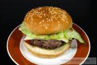 Recept Šťavnatý domácí hamburger - hamburger - návrh na servírování