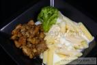 Recept Sýrová omáčka s marinovaným kuřetem a brokolicí - sýrová omáčka s marinovaným kuřetem - návrh na servírování